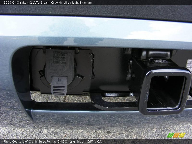 Stealth Gray Metallic / Light Titanium 2009 GMC Yukon XL SLT