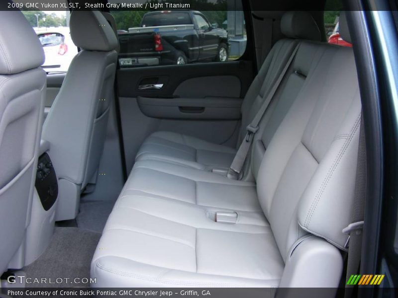 Stealth Gray Metallic / Light Titanium 2009 GMC Yukon XL SLT