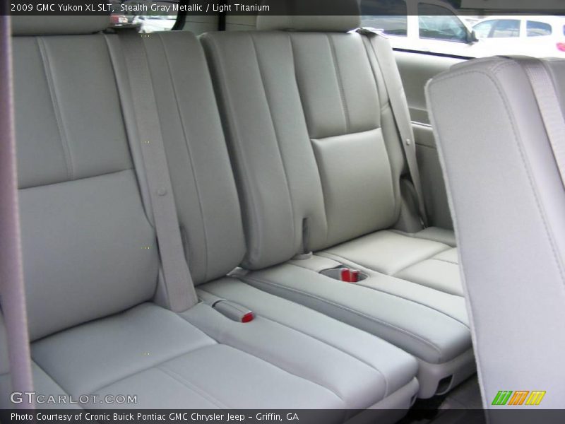 Stealth Gray Metallic / Light Titanium 2009 GMC Yukon XL SLT
