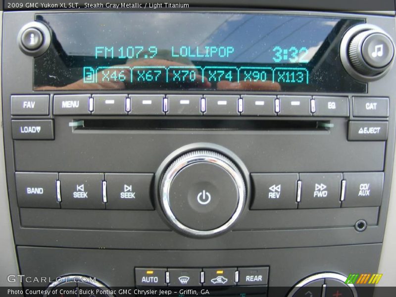 Stealth Gray Metallic / Light Titanium 2009 GMC Yukon XL SLT