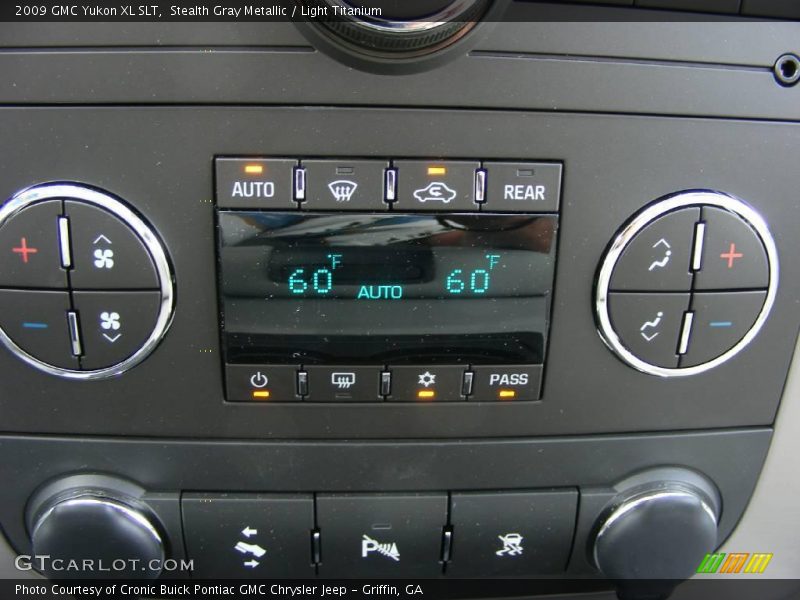 Stealth Gray Metallic / Light Titanium 2009 GMC Yukon XL SLT