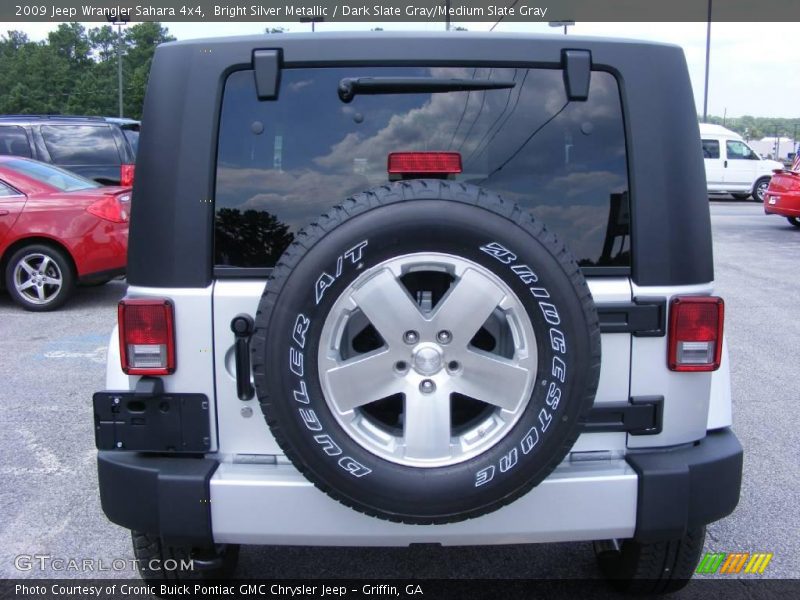 Bright Silver Metallic / Dark Slate Gray/Medium Slate Gray 2009 Jeep Wrangler Sahara 4x4
