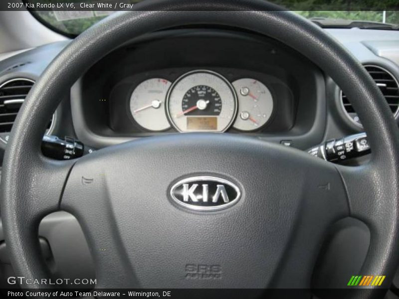 Clear White / Gray 2007 Kia Rondo LX V6