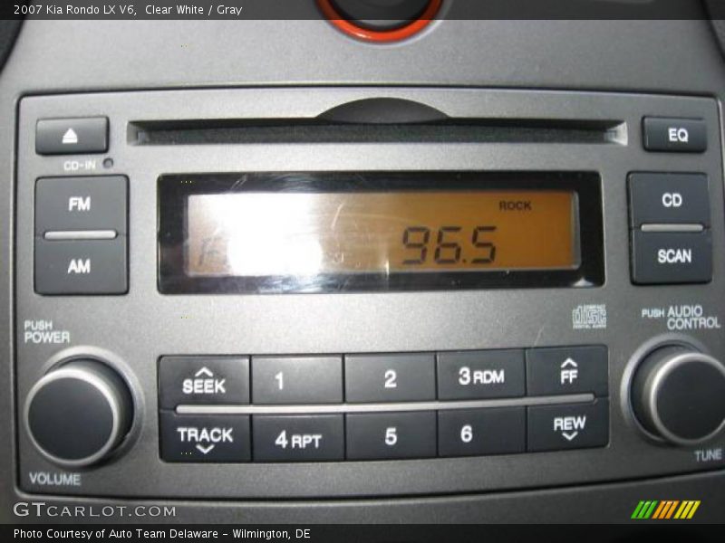 Clear White / Gray 2007 Kia Rondo LX V6