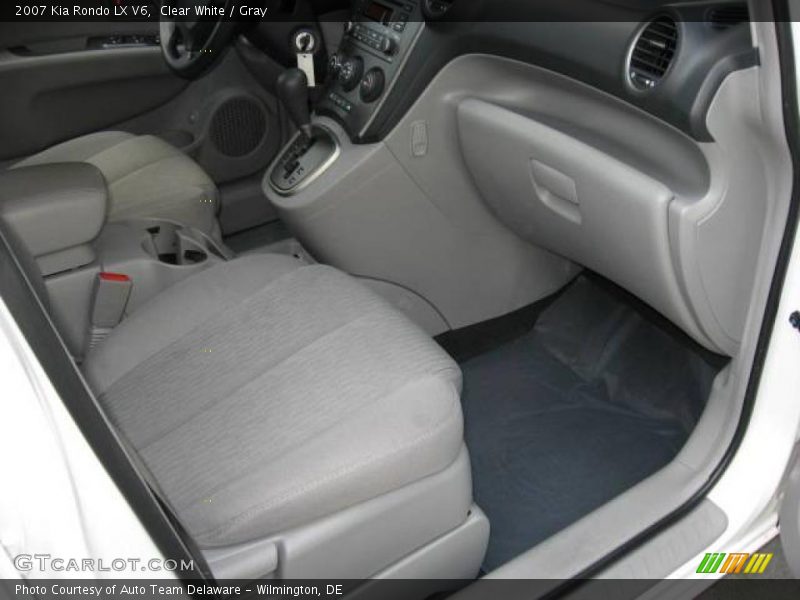 Clear White / Gray 2007 Kia Rondo LX V6