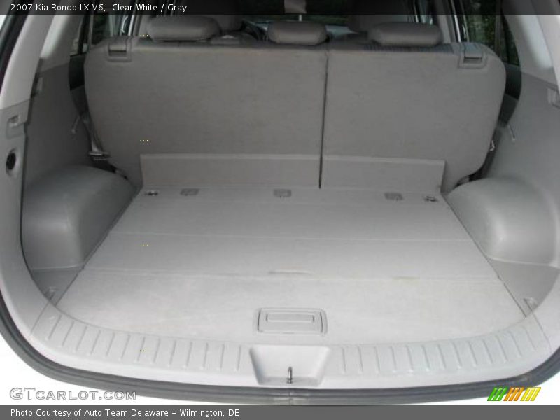 Clear White / Gray 2007 Kia Rondo LX V6