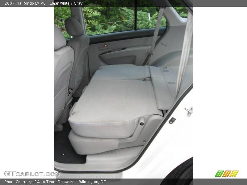 Clear White / Gray 2007 Kia Rondo LX V6