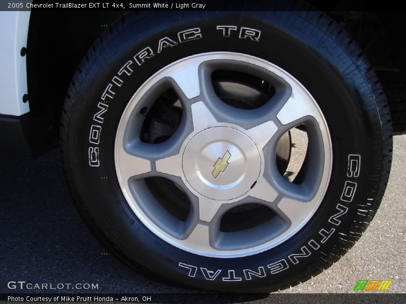 Summit White / Light Gray 2005 Chevrolet TrailBlazer EXT LT 4x4