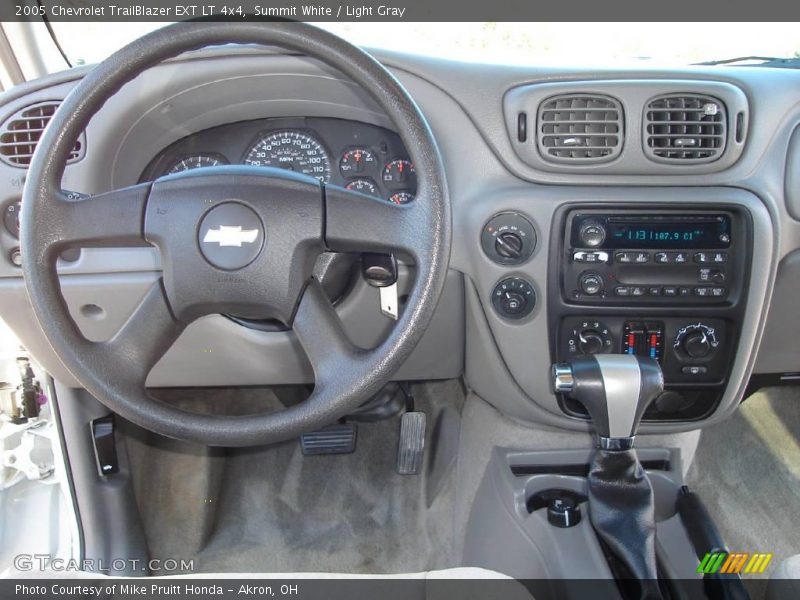 Summit White / Light Gray 2005 Chevrolet TrailBlazer EXT LT 4x4