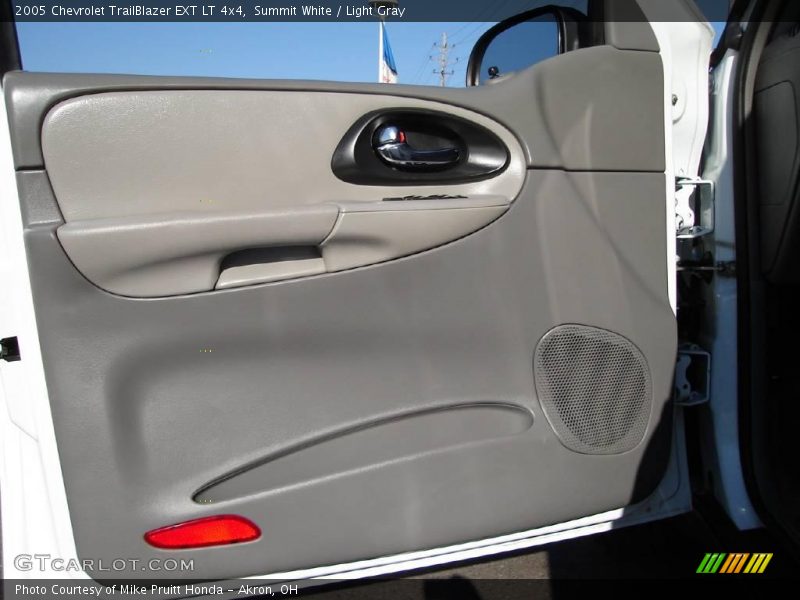 Summit White / Light Gray 2005 Chevrolet TrailBlazer EXT LT 4x4