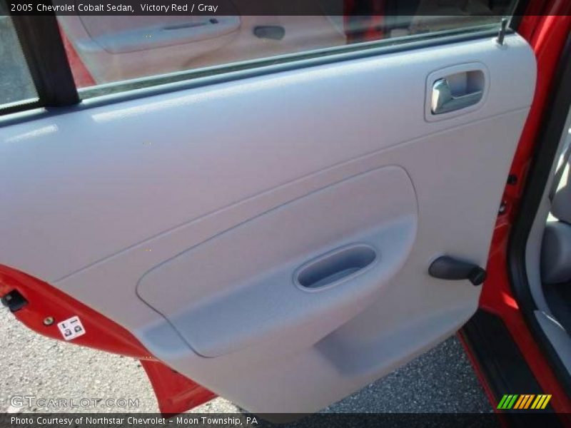 Victory Red / Gray 2005 Chevrolet Cobalt Sedan