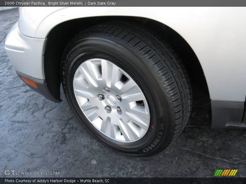 Bright Silver Metallic / Dark Slate Gray 2006 Chrysler Pacifica
