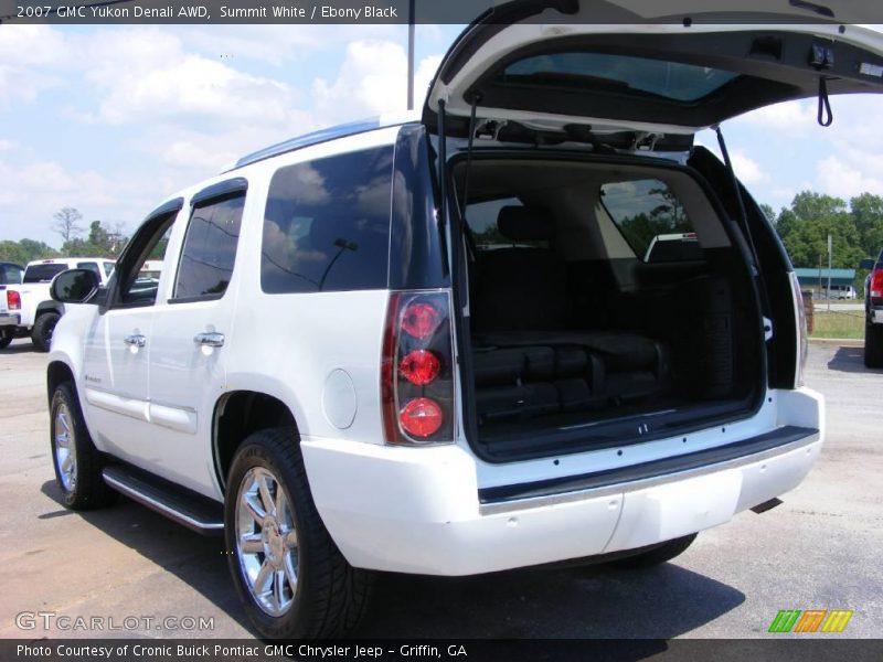 Summit White / Ebony Black 2007 GMC Yukon Denali AWD