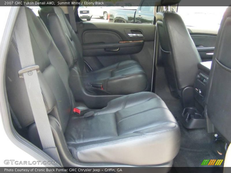 Summit White / Ebony Black 2007 GMC Yukon Denali AWD