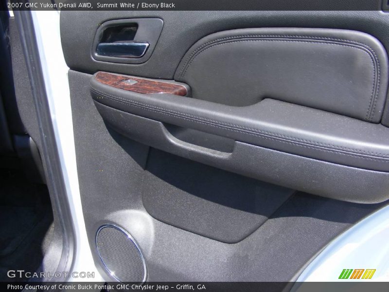 Summit White / Ebony Black 2007 GMC Yukon Denali AWD