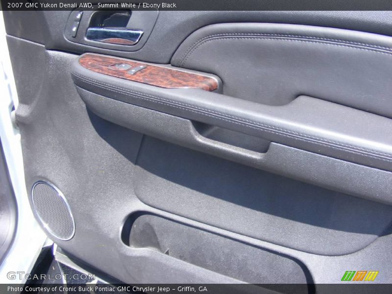 Summit White / Ebony Black 2007 GMC Yukon Denali AWD