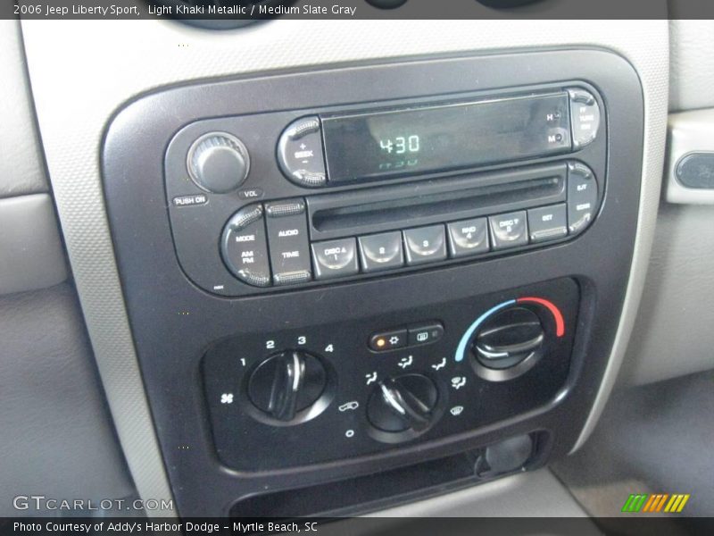Light Khaki Metallic / Medium Slate Gray 2006 Jeep Liberty Sport