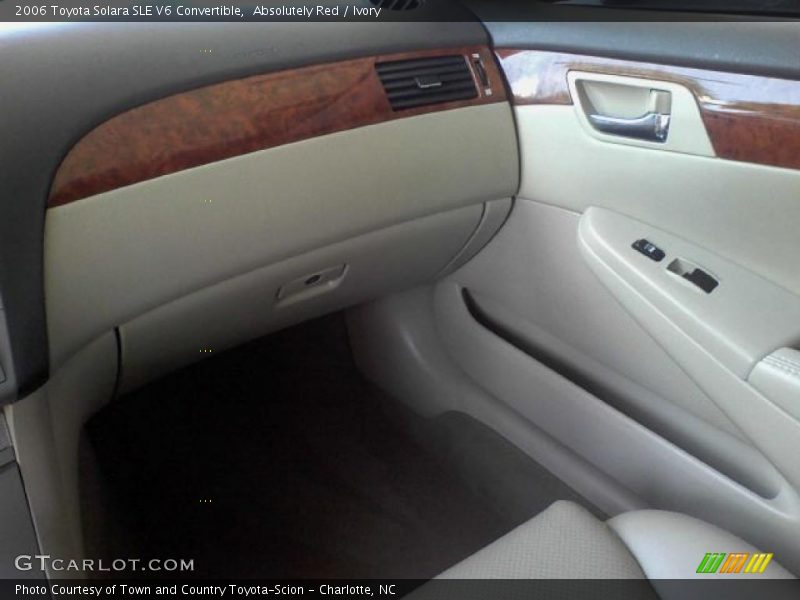 Absolutely Red / Ivory 2006 Toyota Solara SLE V6 Convertible