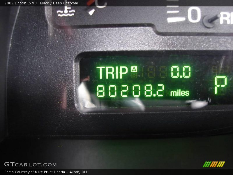 Black / Deep Charcoal 2002 Lincoln LS V8