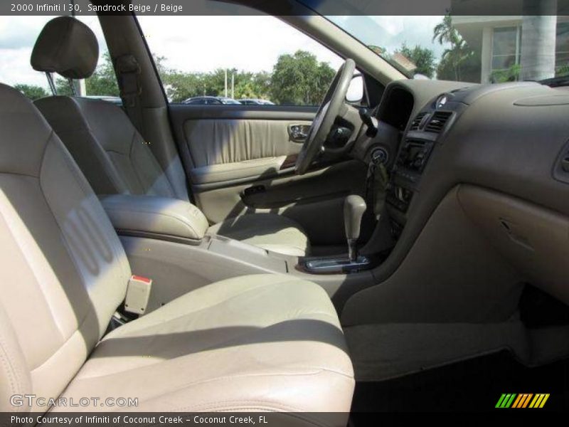 Sandrock Beige / Beige 2000 Infiniti I 30