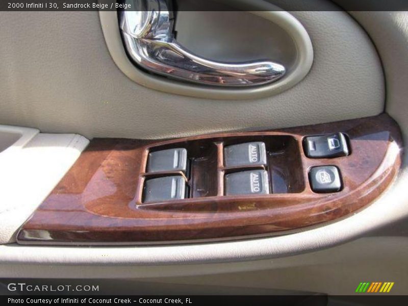 Sandrock Beige / Beige 2000 Infiniti I 30