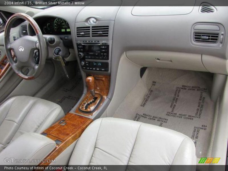 Brilliant Silver Metallic / Willow 2004 Infiniti I 35