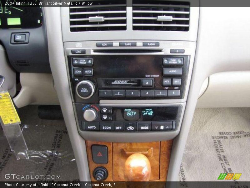 Brilliant Silver Metallic / Willow 2004 Infiniti I 35