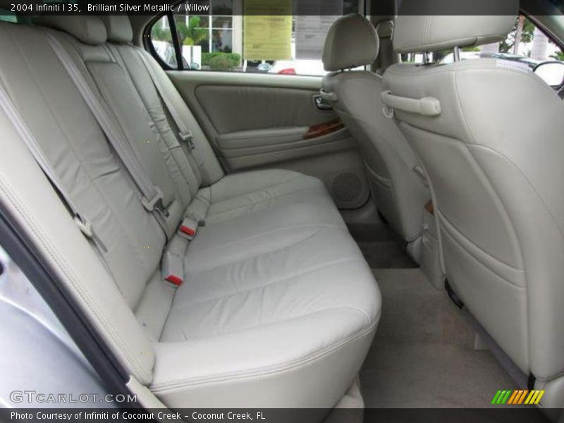 Brilliant Silver Metallic / Willow 2004 Infiniti I 35