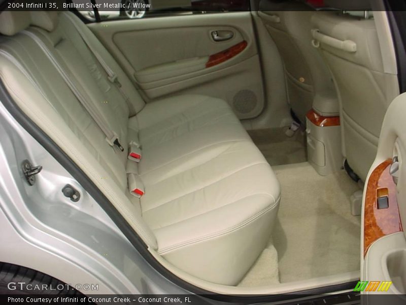 Brilliant Silver Metallic / Willow 2004 Infiniti I 35