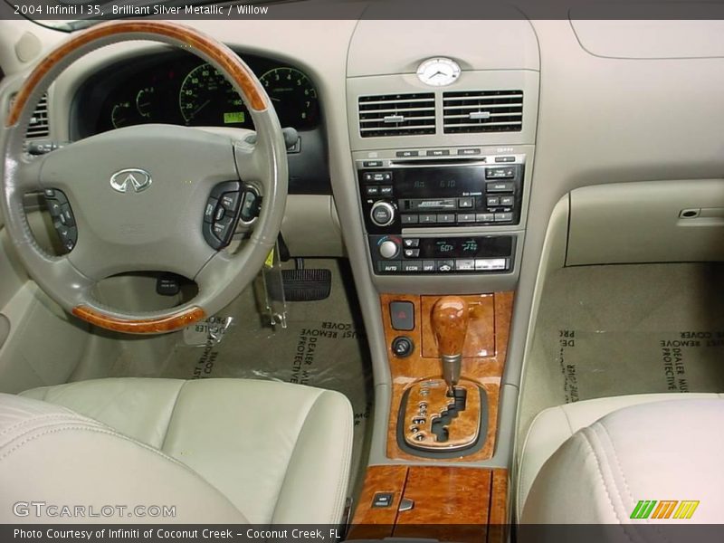Brilliant Silver Metallic / Willow 2004 Infiniti I 35