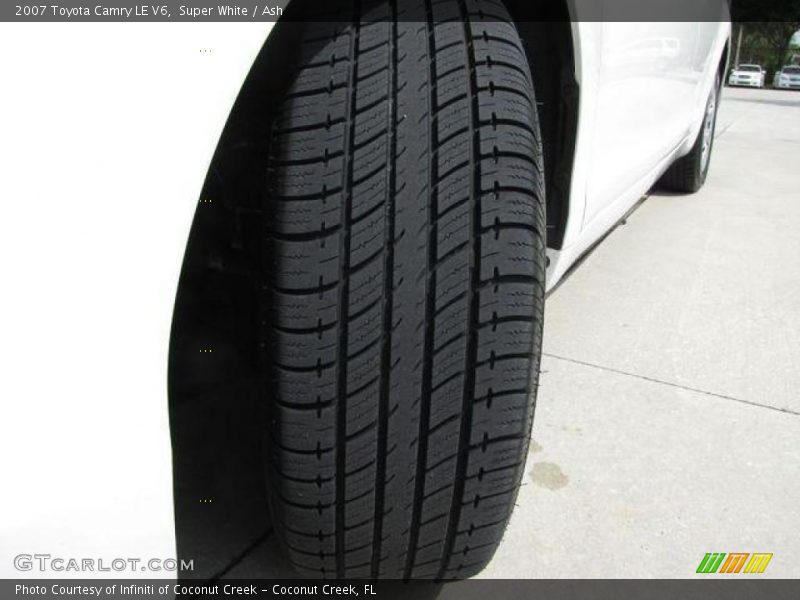 Super White / Ash 2007 Toyota Camry LE V6