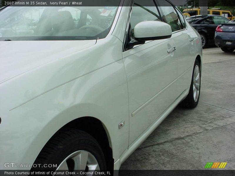 Ivory Pearl / Wheat 2007 Infiniti M 35 Sedan