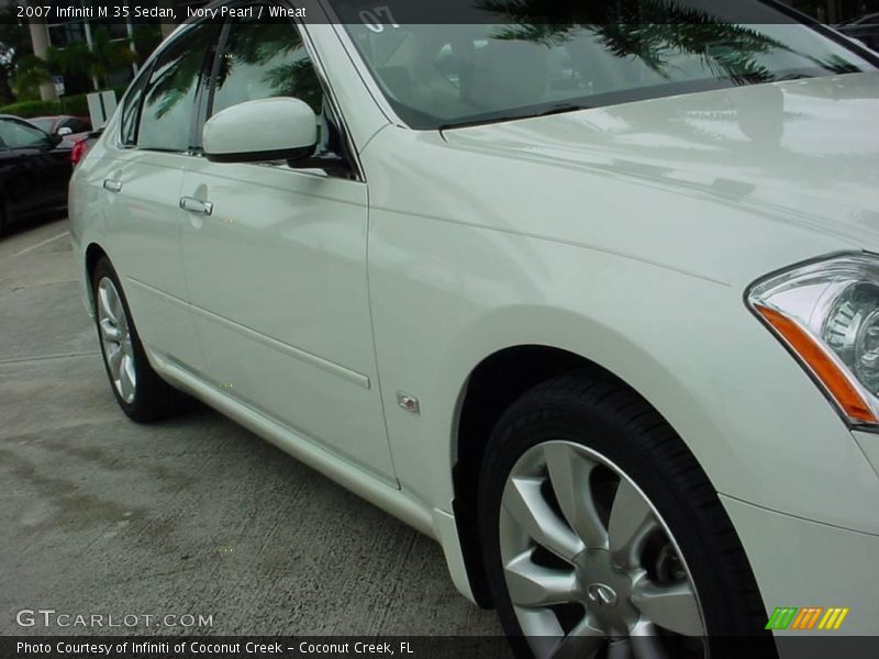 Ivory Pearl / Wheat 2007 Infiniti M 35 Sedan