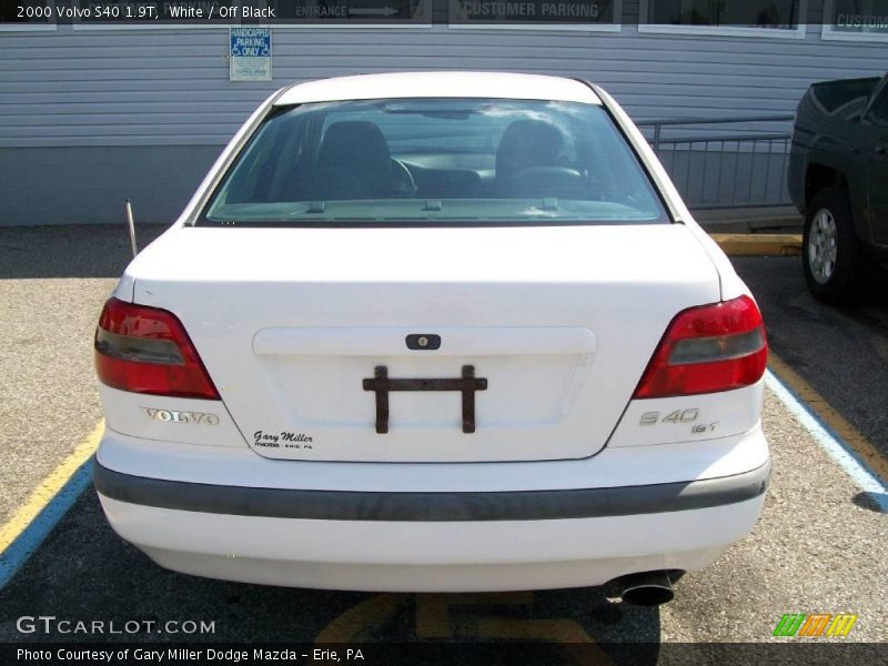 White / Off Black 2000 Volvo S40 1.9T