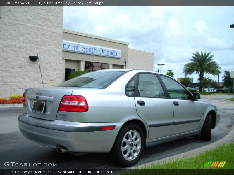 Silver Metallic / Taupe/Light Taupe 2002 Volvo S40 1.9T