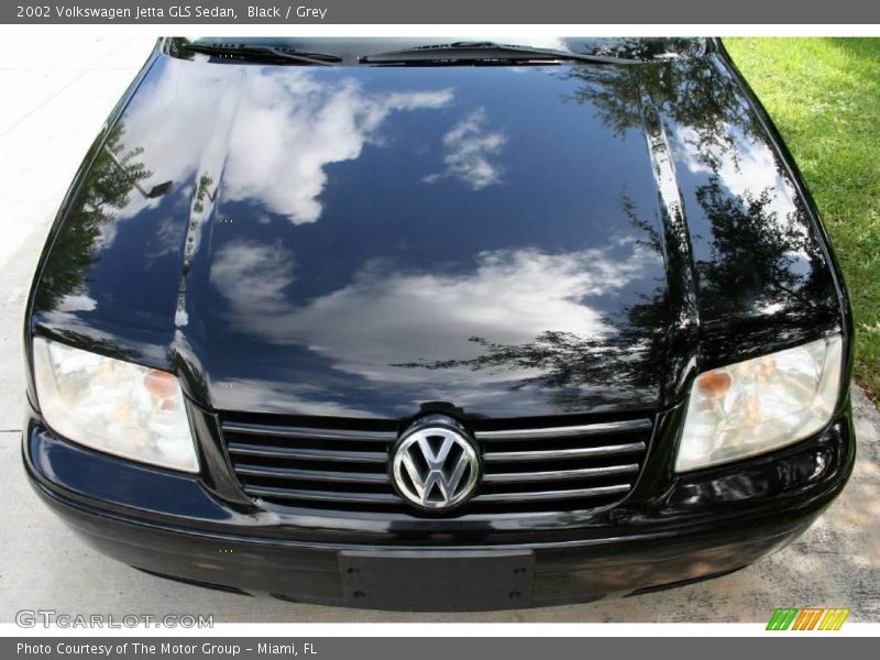 Black / Grey 2002 Volkswagen Jetta GLS Sedan