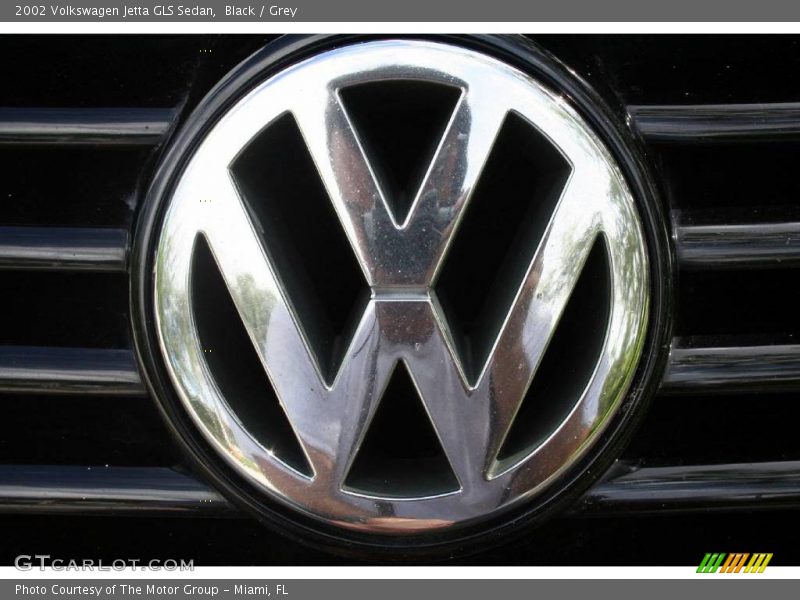 Black / Grey 2002 Volkswagen Jetta GLS Sedan
