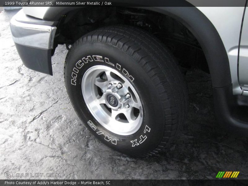 Millennium Silver Metallic / Oak 1999 Toyota 4Runner SR5