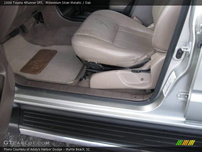 Millennium Silver Metallic / Oak 1999 Toyota 4Runner SR5