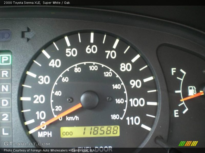 Super White / Oak 2000 Toyota Sienna XLE