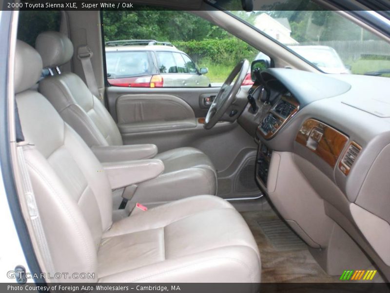Super White / Oak 2000 Toyota Sienna XLE