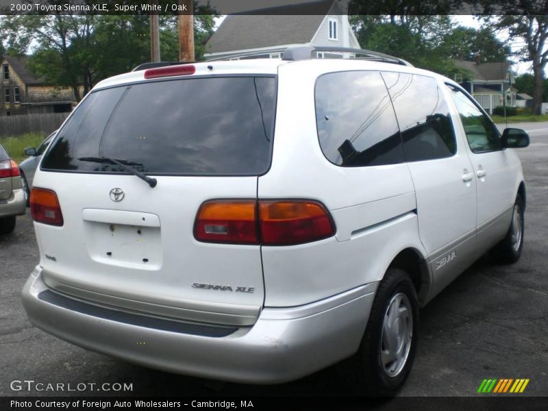 Super White / Oak 2000 Toyota Sienna XLE
