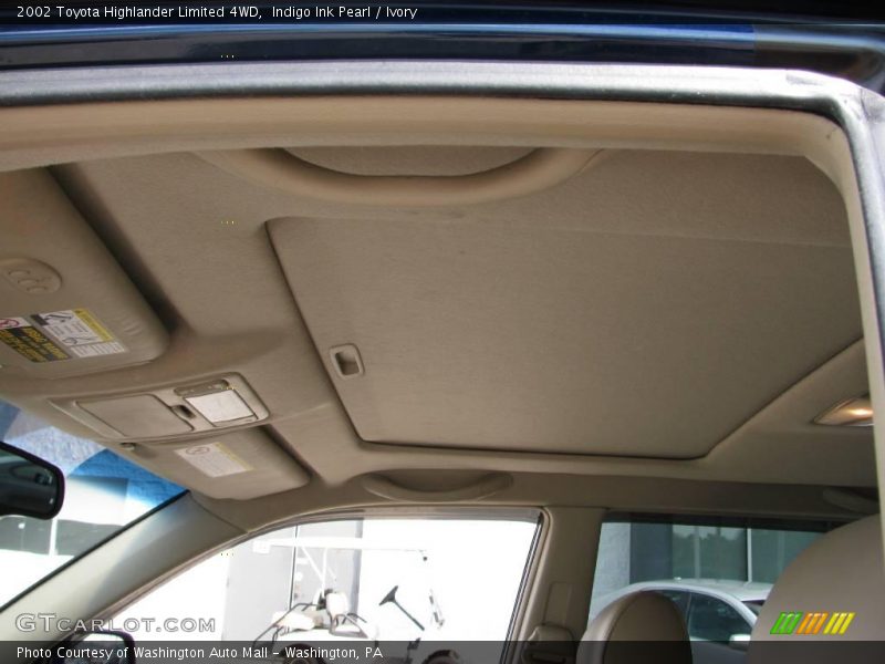 Indigo Ink Pearl / Ivory 2002 Toyota Highlander Limited 4WD