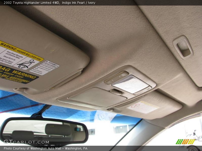 Indigo Ink Pearl / Ivory 2002 Toyota Highlander Limited 4WD
