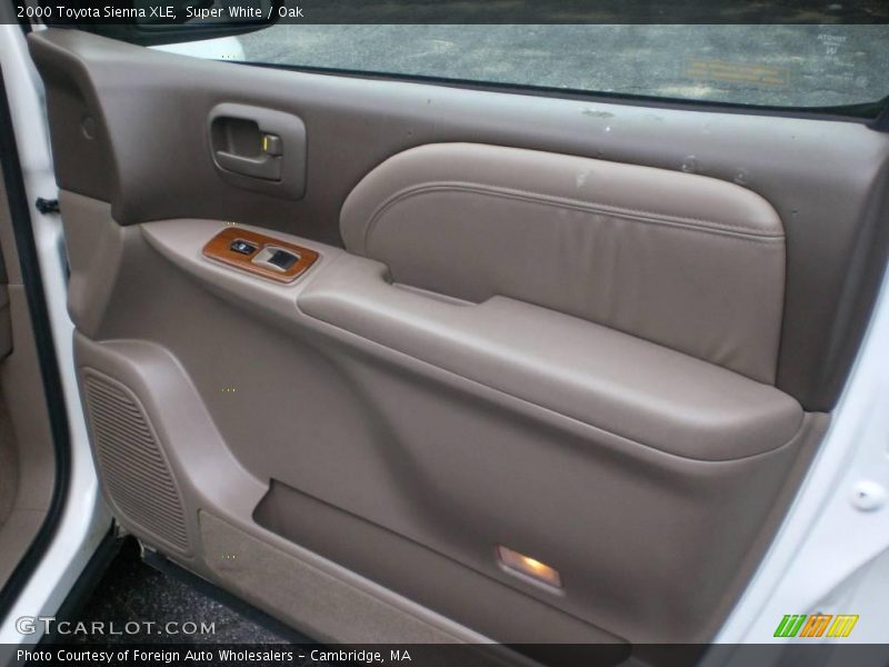 Super White / Oak 2000 Toyota Sienna XLE