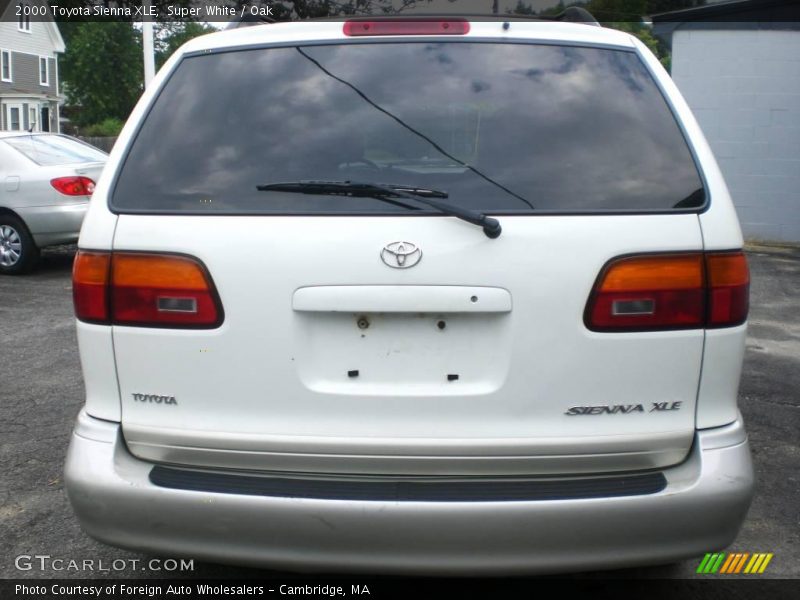 Super White / Oak 2000 Toyota Sienna XLE