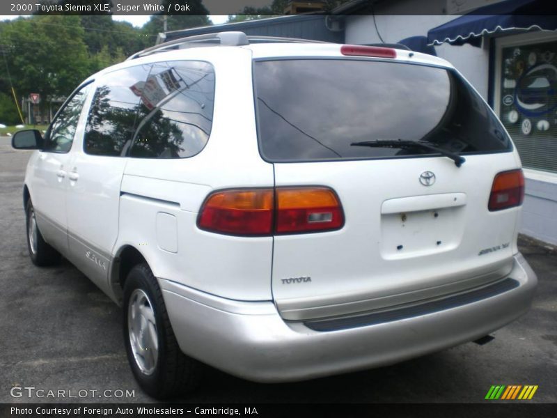 Super White / Oak 2000 Toyota Sienna XLE
