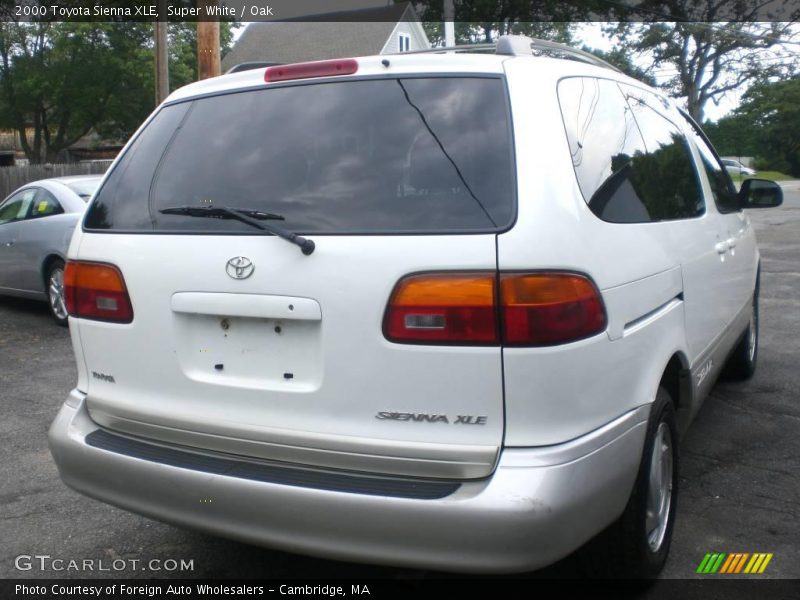 Super White / Oak 2000 Toyota Sienna XLE