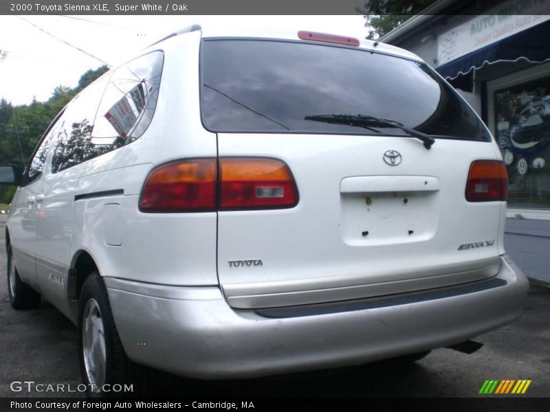 Super White / Oak 2000 Toyota Sienna XLE