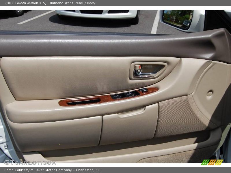 Diamond White Pearl / Ivory 2003 Toyota Avalon XLS